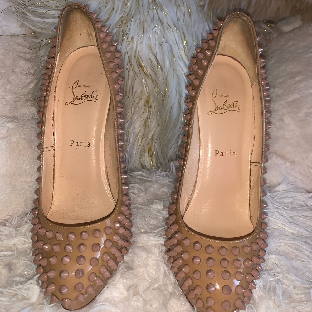 louboutin nude pumps